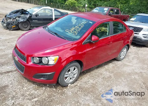 2015 Chevrolet Sonic Lt Auto z USA, uszkodzony, nr VIN 1G1JC5SH2F4151136